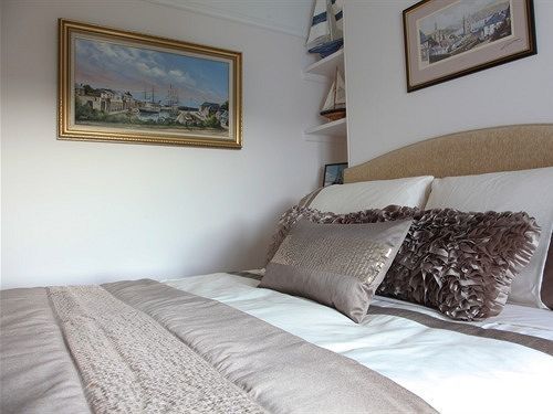 セント・オーステル Langdale House Bed & Breakfast エクステリア 写真